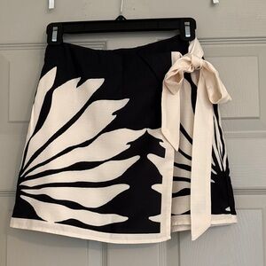 SHEIN Black and Cream Mini Skirt with Bow